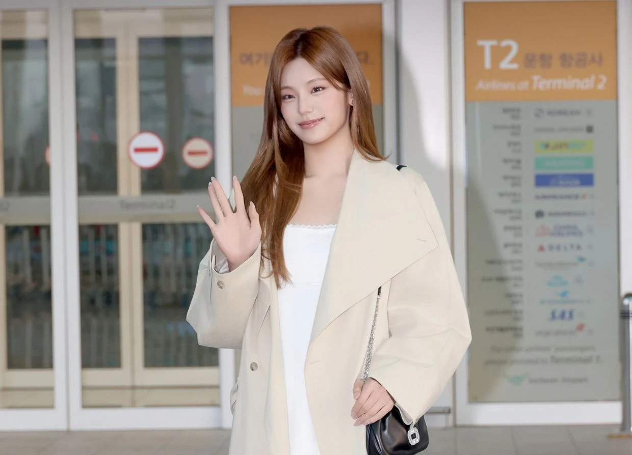 YEJI LANDS IN JAKARTA FOR ROGER VIVIER'S BIG OPENING