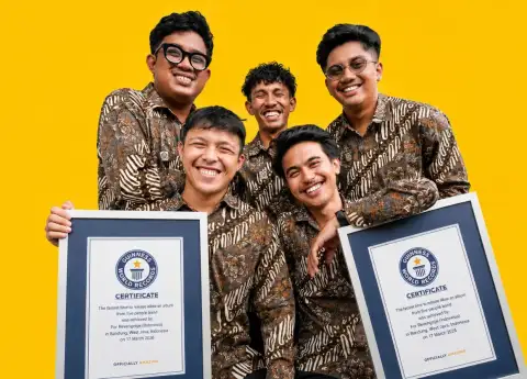  INDONESIA'S CLEANUP CREW JUST BROKE TWO GUINNESS WORLD RECORDS 