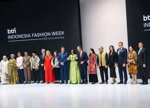 BTN INDONESIA FASHION WEEK 2026 JUST OPENED AND A 200-YEAR-OLD BATAK FABRIC IS STEALING THE RUNWAY