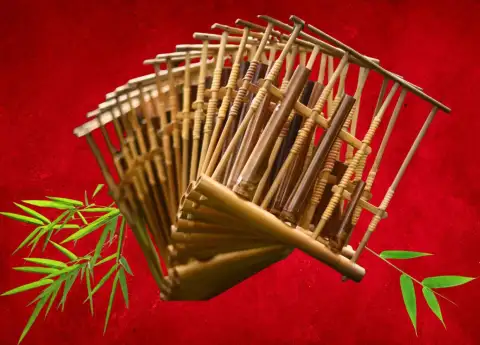 BAMBOO IN INDONESIAN CULTURE: FROM NAIL-FREE BRIDGES TO ANGKLUNG