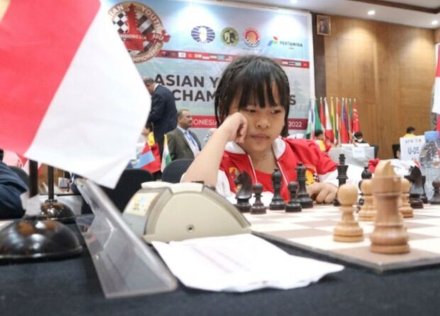 AN 11-YEAR-OLD FROM TOMOHON JUST BEAT KIDS TWICE HER EXPERIENCE  AND WON INDONESIA GOLD IN CHINA 