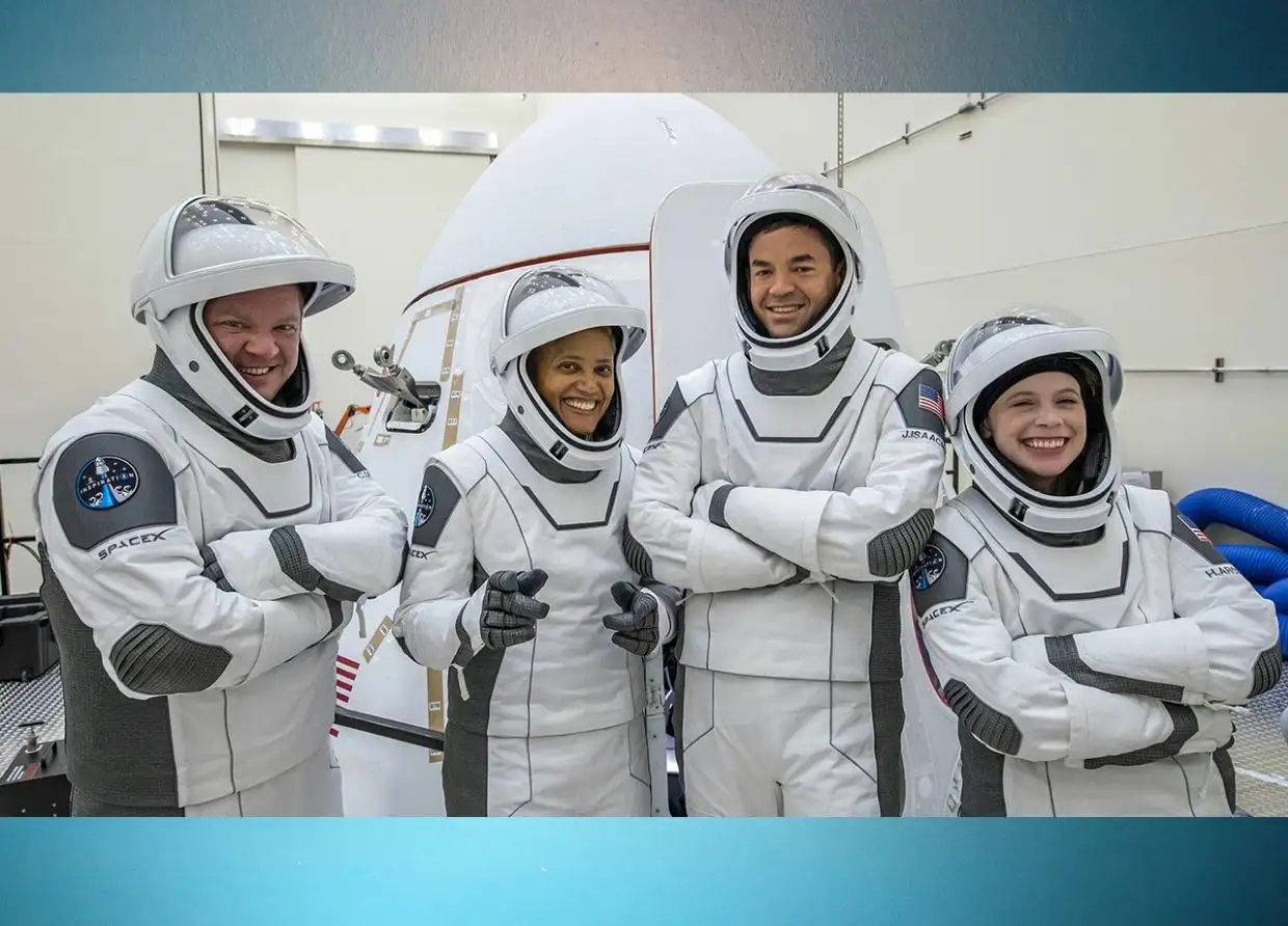 SPACEX SUCCESSFULLY BROUGHT FOUR TOURISTS INTO SPACE
