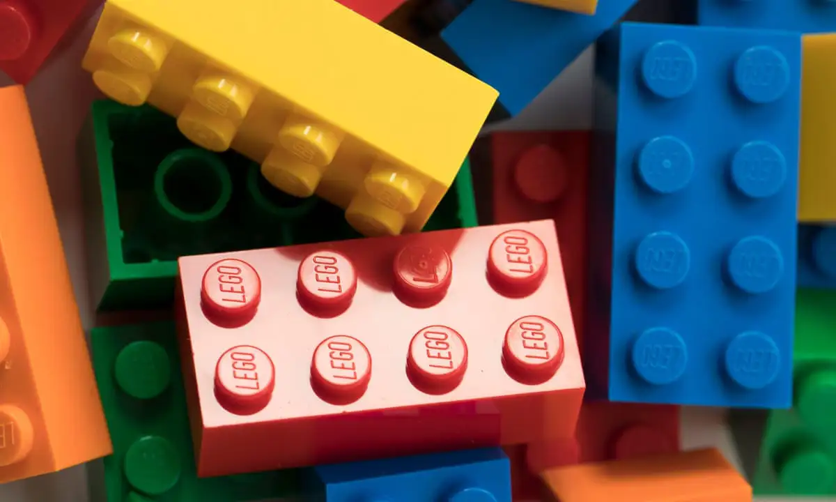 LEGO CREATES ITS ICONIC BRICKS FROM RECYCLED PLASTIC